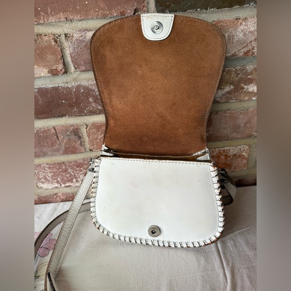 Beautiful Patricia Nash Crossbody - Picture 2 of 14